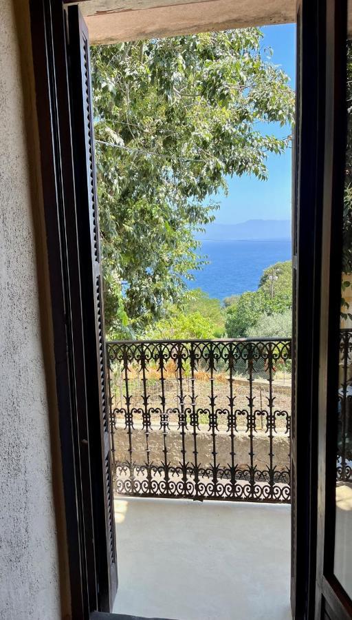 Charmant Duplex Au Coeur De Cargese Vue Mer Esterno foto